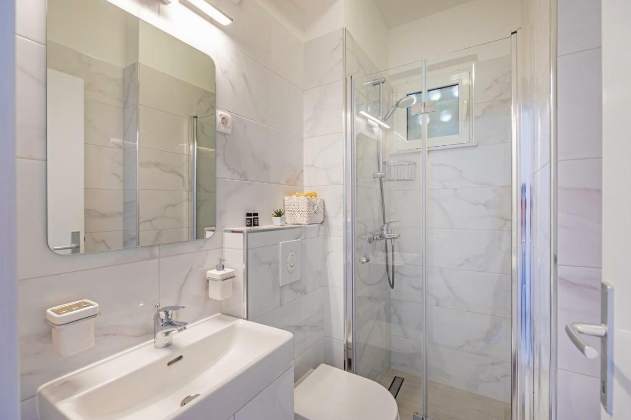 Apartments Mirela Млини Экстерьер фото