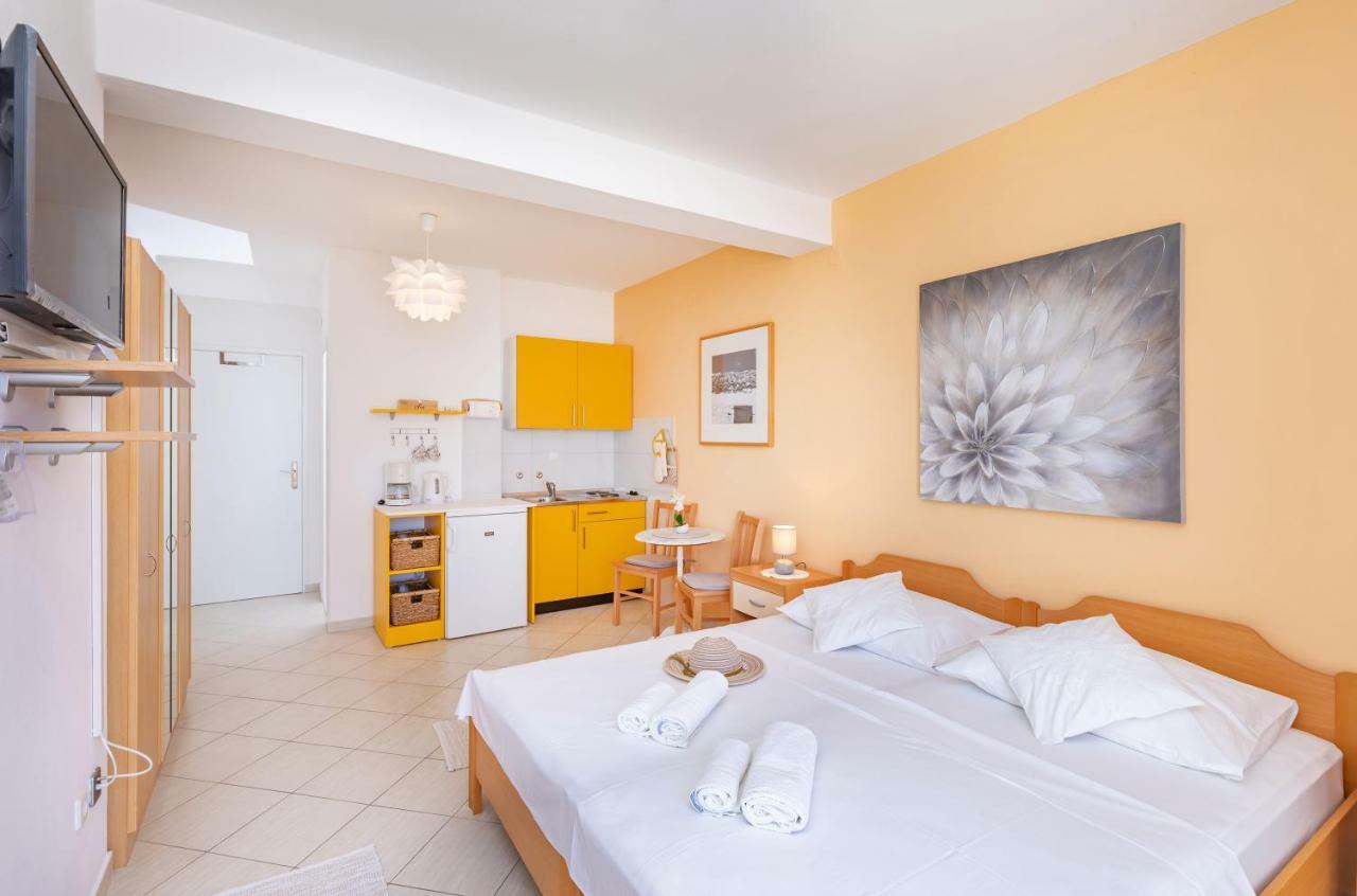 Apartments Mirela Млини Экстерьер фото
