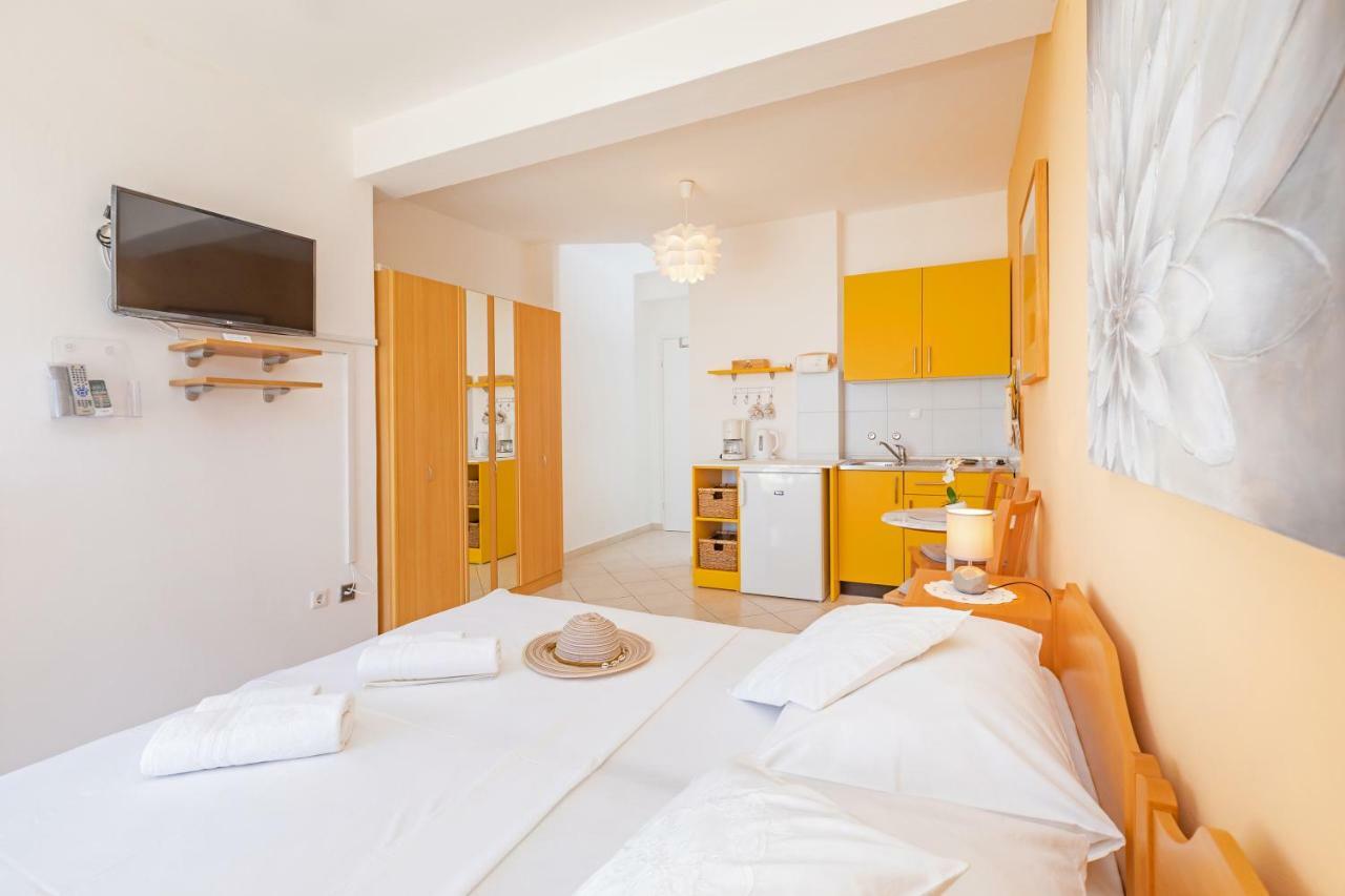 Apartments Mirela Млини Экстерьер фото